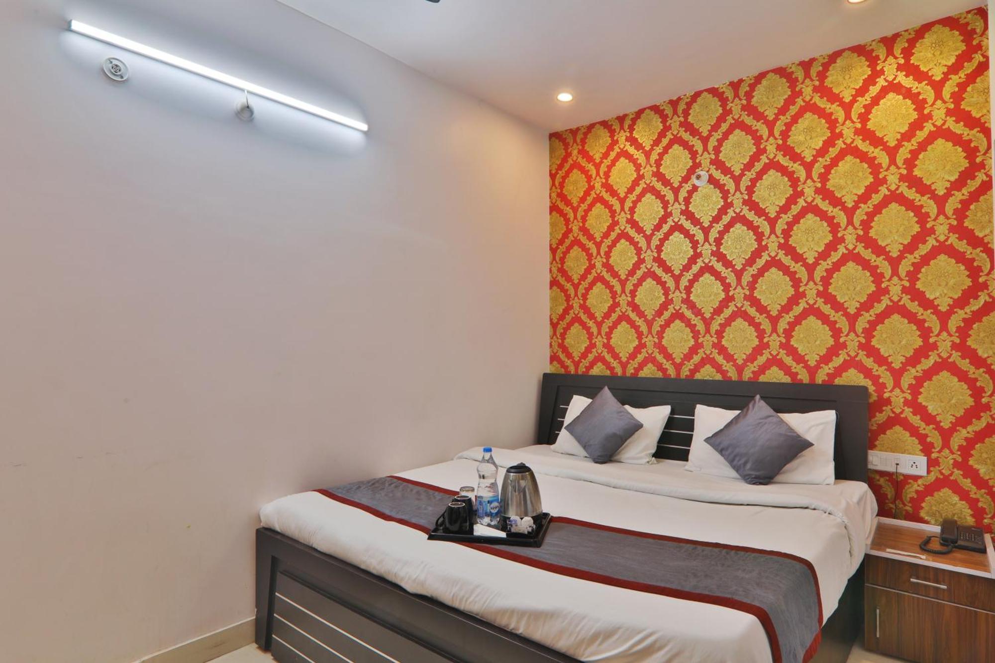Divine Glory Hotel Lucknow Eksteriør billede